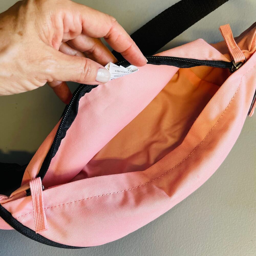 Nike Crossbody Large Fanny Pack - Picture 7 of 10
